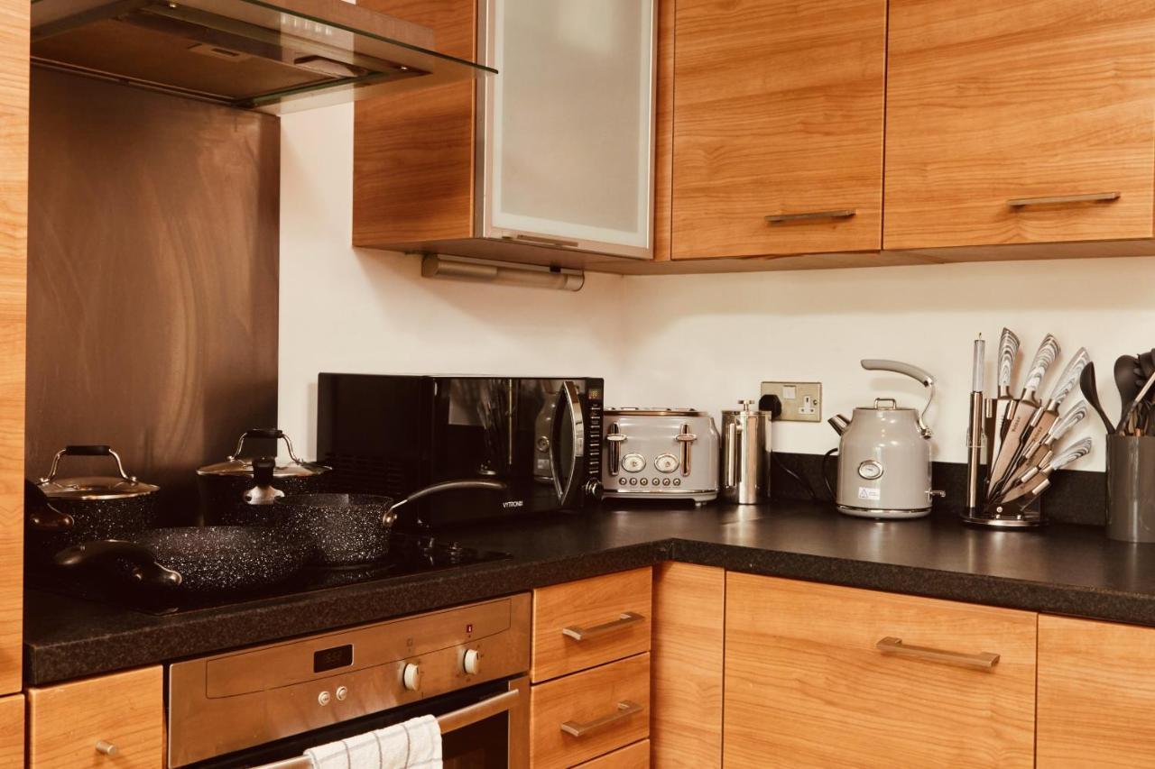 Deluxe City Apt, Beautiful River View,Free Parking No Balcony ليدز المظهر الخارجي الصورة